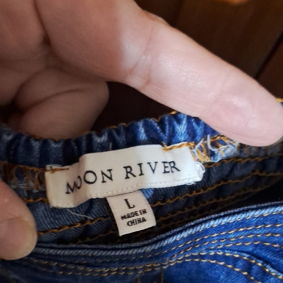 NWOT - Moon River Blue Denim Crop Top - Picture 2 of 5